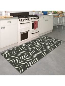 OBSESSIONS - Machine Made Anti- Static In & Outdoor Geometric Carpet, Black & Beige