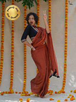 Suta - Brown Pre Stitched Readymade Mul Cotton Rust Saree with Pockets
