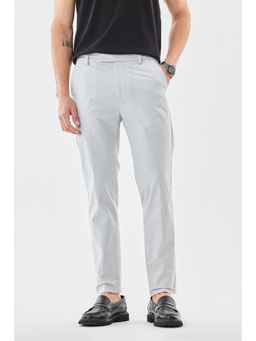 Snitch - Men White Solid Slim Casual Trouser