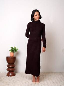 Kvetoo - Women Burgundy High Neck Textured Maxi Dress