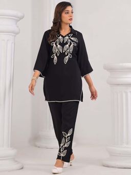 Autumnlane - Raagvi Jade Embroidered Kurti with Pant (Set of 2)