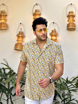 GRITSTONES - Men Yellow Half Sleeve Floral Rayon Shirt
