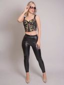 Black color option, Sold out, Currently selected
