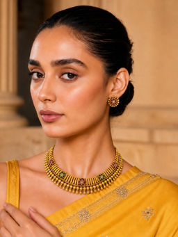 TAD Accessories - Gold Finish Necklace In Imitation Polkis And Semi Precious Stones