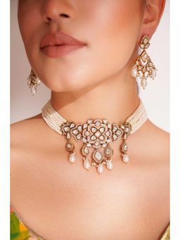 Zevar By Geeta - White Harini Kundan Choker with Pair Of Earrings
