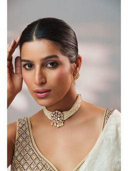 Zevar By Geeta - Gold Vrishti Kundan Choker with Pair Of Earrings