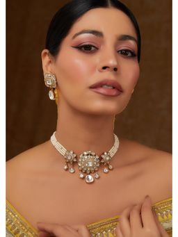 Zevar By Geeta - Gold Devi Kundan Choker with Pair Of Earrings