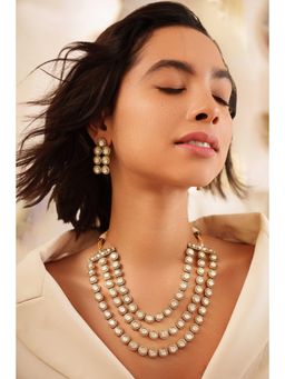 Zevar By Geeta - Gunjika Polki White Necklace with Pair Of Earrings