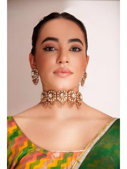 Zevar By Geeta - Anura Polki White Choker with Pair Of Earrings