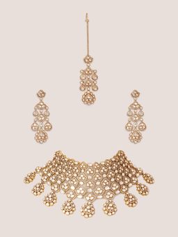 Zevar By Geeta - White Hridaya Polki Necklace and Pair Of Earrings with Maang Tikka