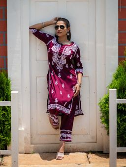 CLUB LOOM - Saaki Glazed Cotton Purple Kurta with Pant (Set of 2)