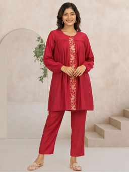 Jaipur Kurti - Women Magenta Viscose Rayon Embroidered Co-Ord Set