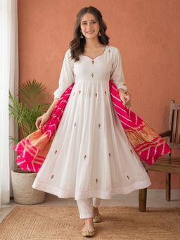 Jaipur Kurti - Women White Floral Embroidered Flared Kurta with Pant and Dupatta