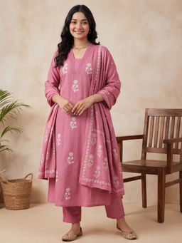 Jaipur Kurti - Women Pink Floral Embroidered Straight Kurta with Pant and Dupatta