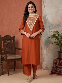 Jaipur Kurti - Women Rust Embroidered Straight Kurta with Pant and Dupatta