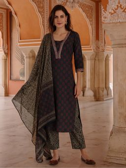 Jaipur Kurti - Women Navy Blue Embroidered Floral Kurta with Pant and Dupatta