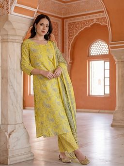 Jaipur Kurti - Women Yellow Paisley Printed Kurta with Pant and Dupatta