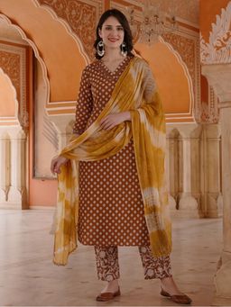 Jaipur Kurti - Women Rust Floral Printed Thread Work Kurta with Pant and Dupatta