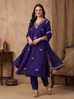 Jaipur Kurti - Women Purple Embroidered A-Line Kurta with Pant and Dupatta