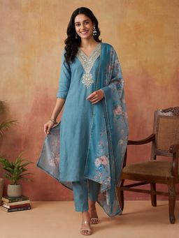 Jaipur Kurti - Women Blue Embroidered Straight Kurta with Pant and Dupatta