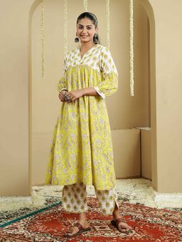 Indisangam - Women Yellow Cotton Floral Kurta