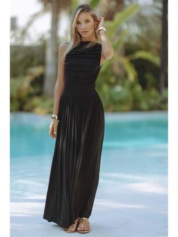 Outzidr - Black Ruched Maxi Dress