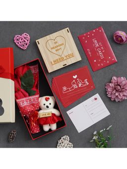 eCraftIndia - Combo of Set of 8 Gift Cards, "20 Reasons Why I Need You" Hearts Set, Valentine Gift Box