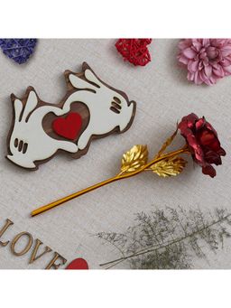 eCraftIndia - Valentine Combo of Golden Red Rose Gift Set, Hands Showcasing Red Heart Gift Set