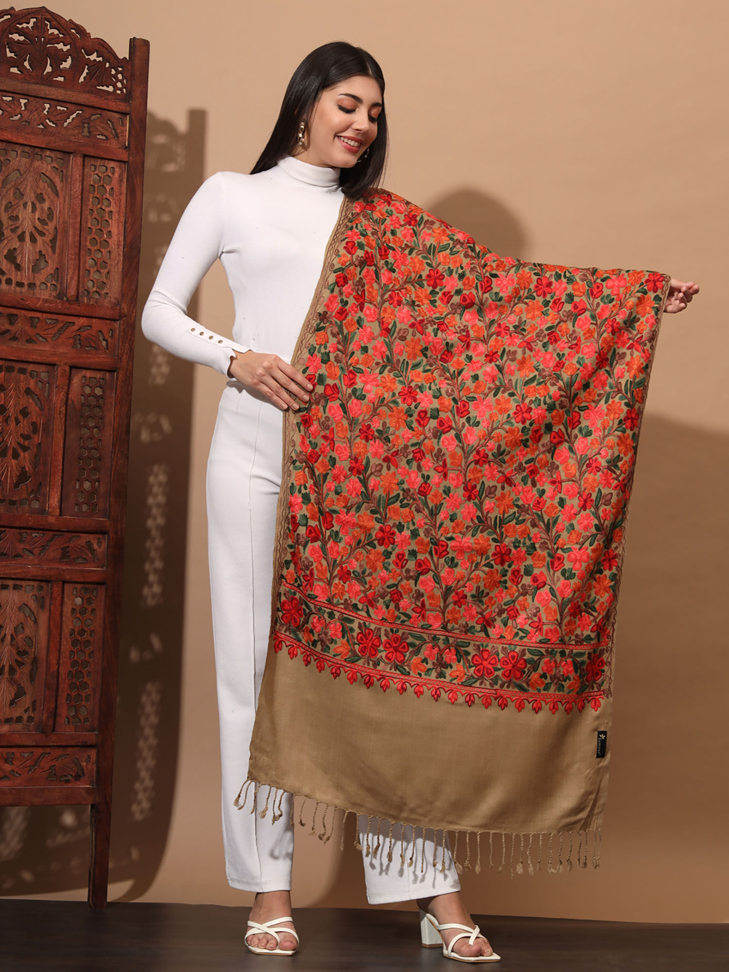Kashmiri Aari Embroidered Stole-image-33