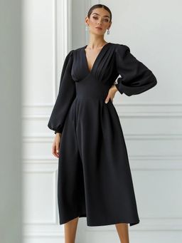 STARIN - Estelle - Black V-Neck balloon Sleeve Dress