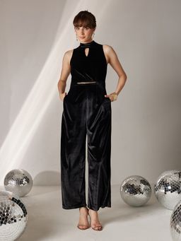 Miss Chase - Women's Black Sleeveless Pleated Regular Jumpsuit