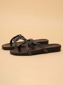Black color option, Currently selected