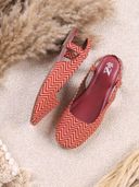Maroon color option, Currently selected