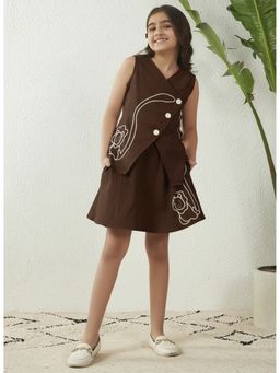 Bugandbees - Girls Brown Cotton Embroidered Sleeveless Top with Skirt
