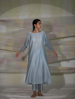 DEEPTHEE - Icy Blue Raglane Sleeve Kurta with Pant (Set of 2)