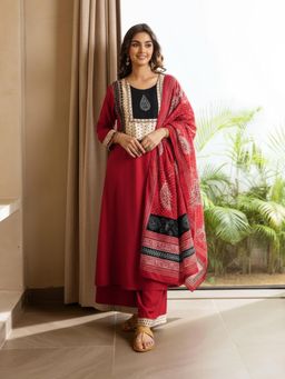 Gahan - Womens Viscose Rayon Straight Printed Kurta with Palazzo & Dupatta - Red