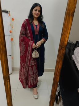 Gahan - Womens Viscose Rayon Straight Printed Kurta with Pant & Dupatta - Navy Blue