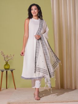 Gahan - Womens Viscose Rayon Anarkali Solid Kurta With Pant & Dupatta - White