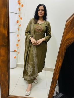 Gahan - Womens Viscose Rayon Straight Printed Kurta with Pant & Dupatta - Green