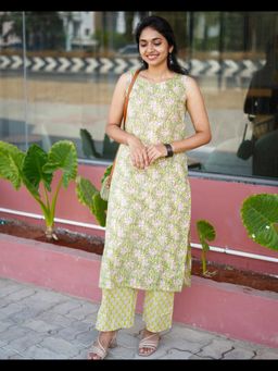 Gahan - Womens Viscose Rayon Straight Printed Kurta with Pant - Green