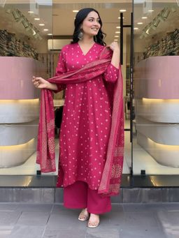Gahan - Womens Viscose Rayon Straight Printed Kurta with Pant & Dupatta - Pink