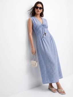 Outzidr - Blue Solid V Neck Pin Tucked Cinched Waist Maxi Dress