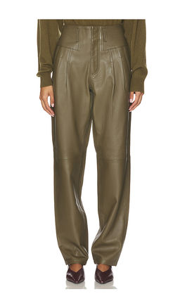 Ronny Kobo - Justine Pant