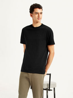 Levi's - Men Black Solid Slim Fit T-Shirt