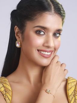 Aatmana - Set of 2 Kundan Studded Bracelet and Gold Plated Earring