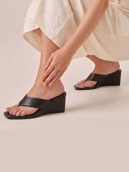 Dip Your Toes - Black V-Shape Wedge Heels