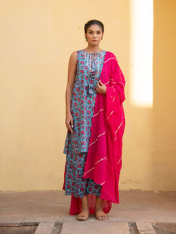 Kaori By Shreya - Bella Blue Pink Floral Kurta With Short Pant And Pink Dupatta (Set of 3)