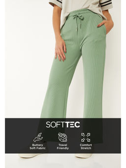 max - Women Solid Green Sports Track Pant