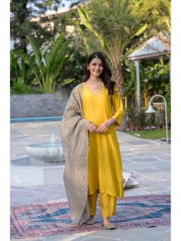 Mahee Jaipur - Mustard Mul Chanderi Kurta With Pant & Dupatta