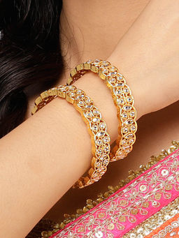 Karatcart - Gold Plated Oval Design Kundan Kadas for Women (Set of 2)